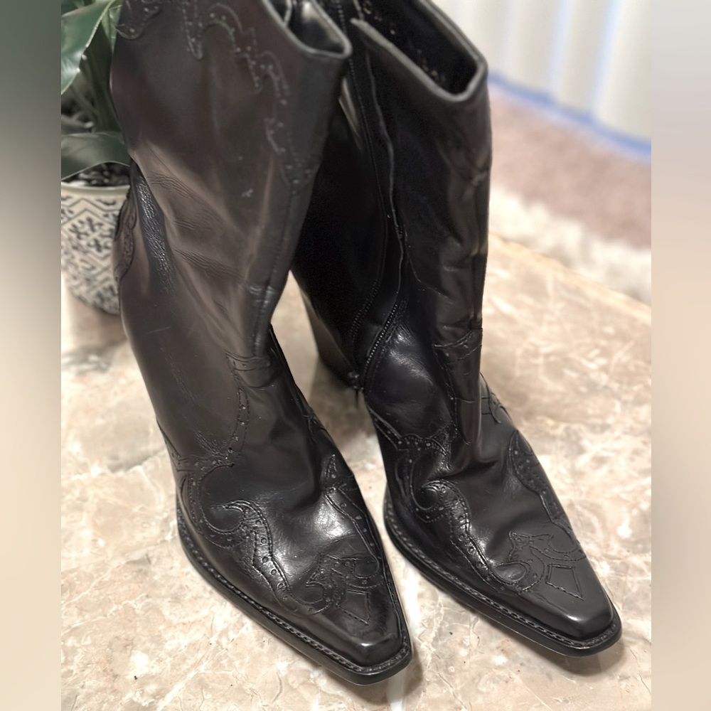 Black boots